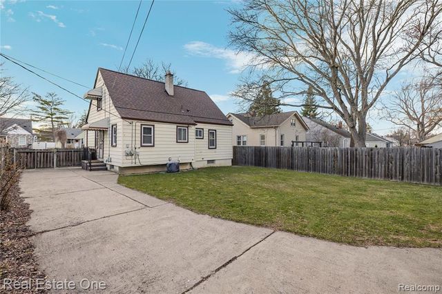 2654 Royal Avenue, Berkley, MI 48072