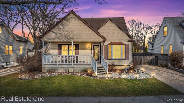 2654 Royal Avenue, Berkley, MI 48072