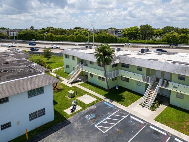7620 SW 82nd St J102, Miami, FL 33143