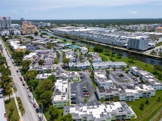 7620 SW 82nd St J102, Miami, FL 33143