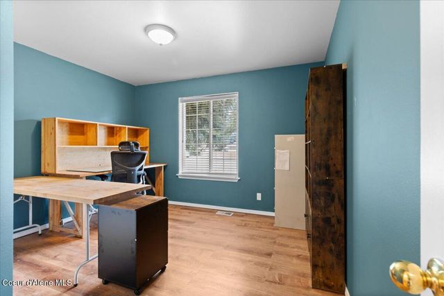 9301 N Drawbridge Ct, Hayden, ID 83835