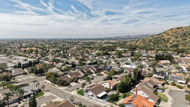 186 N Quail Lane, Orange, CA 92869