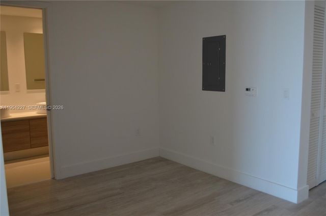 121 NE 34th St 1803, Miami, FL 33137