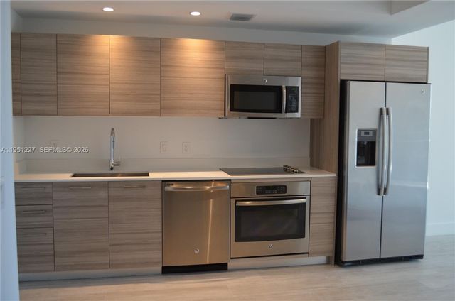 121 NE 34th St 1803, Miami, FL 33137