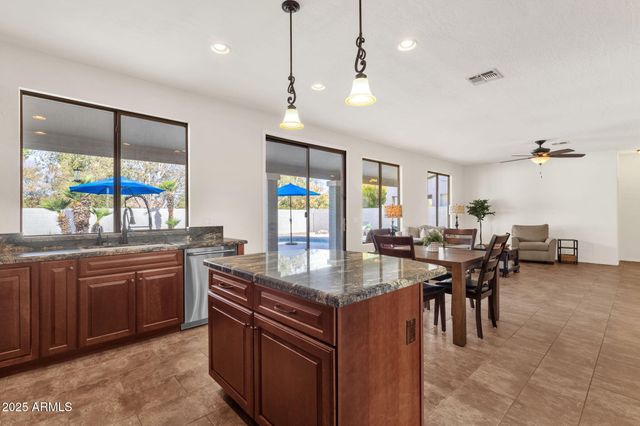 1678 E RAWHIDE Street, Gilbert, AZ 85296