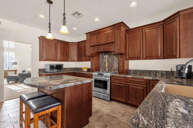 1678 E RAWHIDE Street, Gilbert, AZ 85296