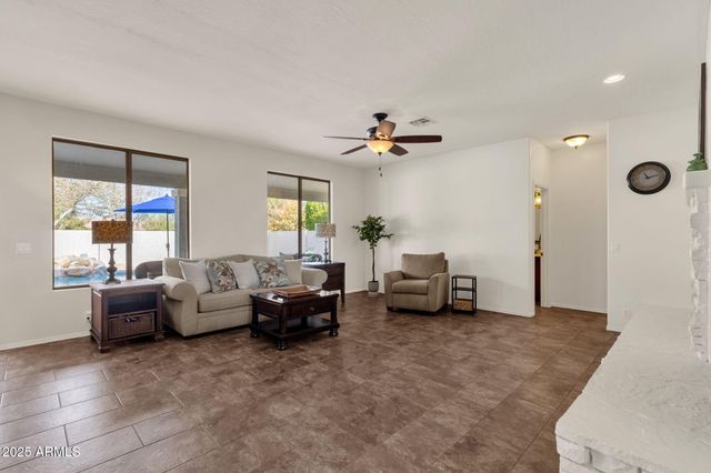 1678 E RAWHIDE Street, Gilbert, AZ 85296