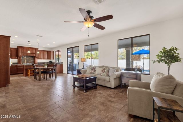 1678 E RAWHIDE Street, Gilbert, AZ 85296