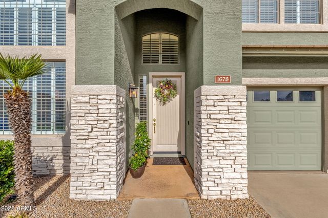 1678 E RAWHIDE Street, Gilbert, AZ 85296