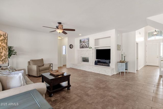 1678 E RAWHIDE Street, Gilbert, AZ 85296