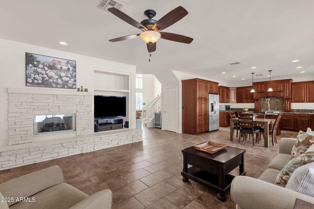 1678 E RAWHIDE Street, Gilbert, AZ 85296