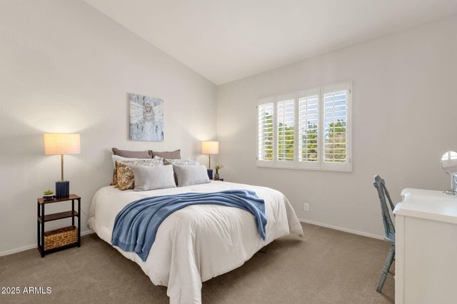 1678 E RAWHIDE Street, Gilbert, AZ 85296