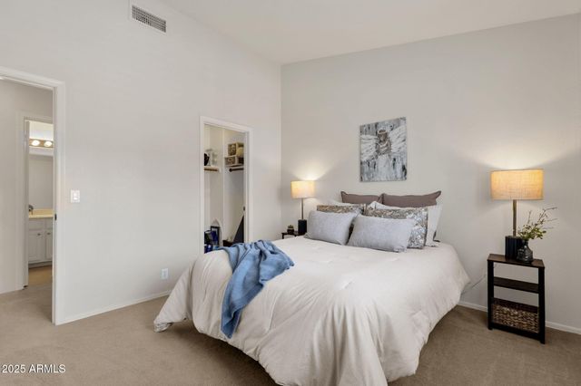 1678 E RAWHIDE Street, Gilbert, AZ 85296