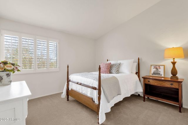 1678 E RAWHIDE Street, Gilbert, AZ 85296