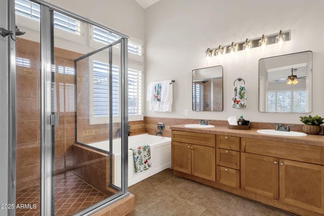 1678 E RAWHIDE Street, Gilbert, AZ 85296