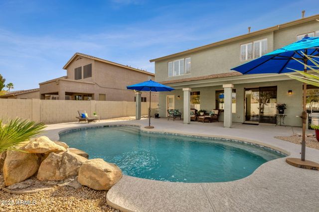 1678 E RAWHIDE Street, Gilbert, AZ 85296