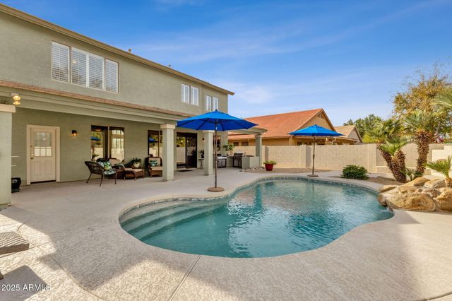 1678 E RAWHIDE Street, Gilbert, AZ 85296