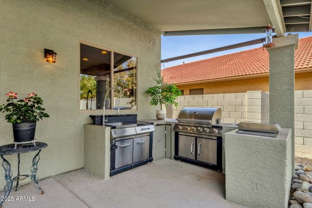 1678 E RAWHIDE Street, Gilbert, AZ 85296