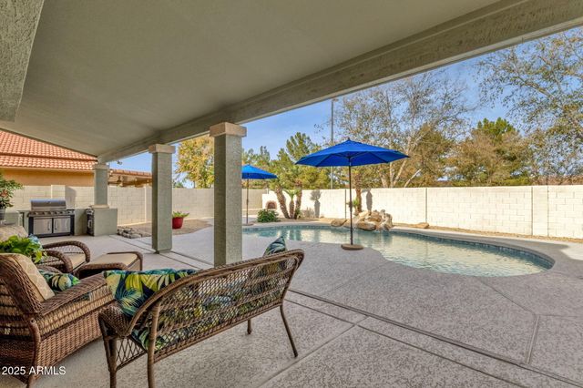 1678 E RAWHIDE Street, Gilbert, AZ 85296