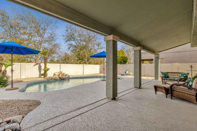 1678 E RAWHIDE Street, Gilbert, AZ 85296