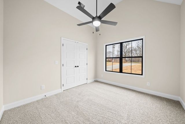 416 Old Major Ln, Hopkinsville, KY 42240