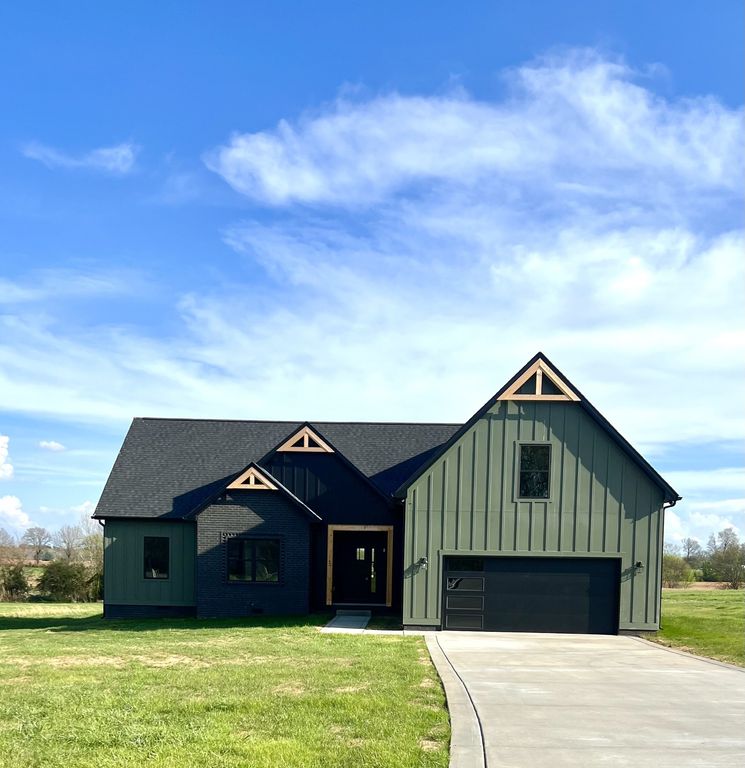 416 Old Major Ln, Hopkinsville, KY 42240