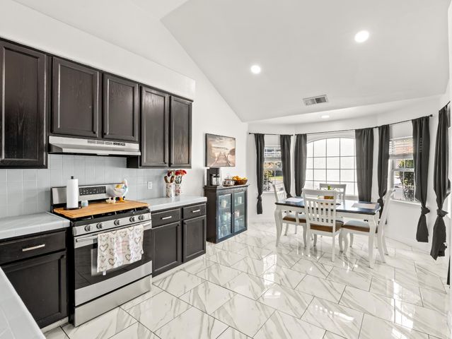 1012 Fedora Avenue, Clovis, CA 93612