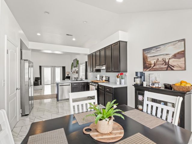 1012 Fedora Avenue, Clovis, CA 93612