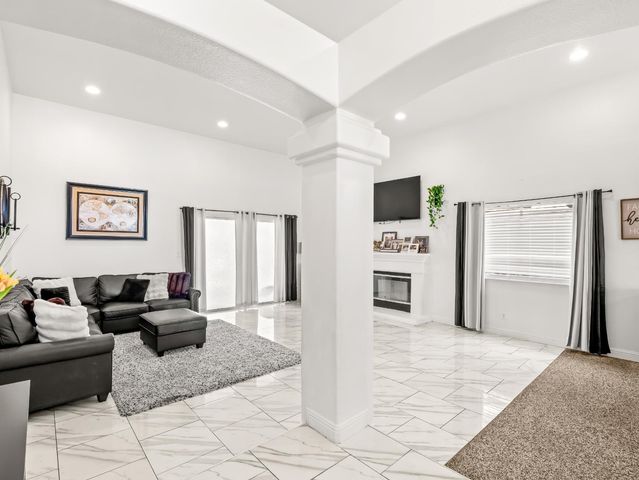 1012 Fedora Avenue, Clovis, CA 93612