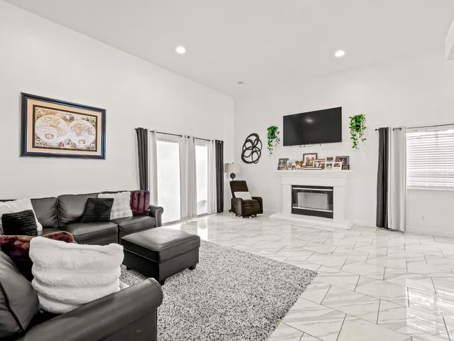 1012 Fedora Avenue, Clovis, CA 93612