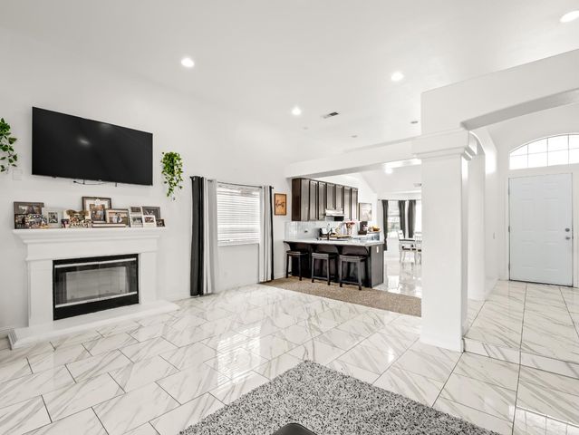 1012 Fedora Avenue, Clovis, CA 93612