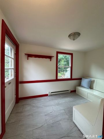 105 Walnut Street, Seymour, CT 06483