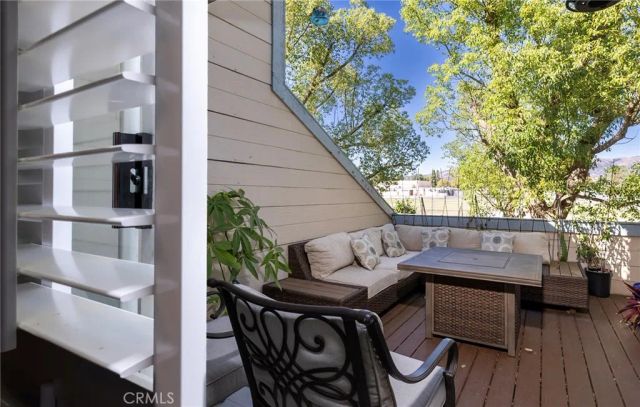 9933 Independence B, Chatsworth, CA 91311