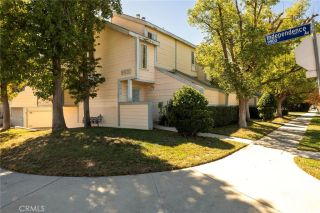 9933 Independence B, Chatsworth, CA 91311
