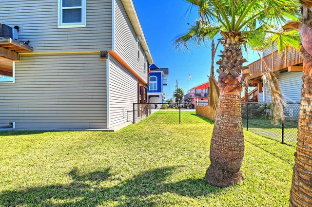 4010 Panola Drive, Galveston, TX 77554