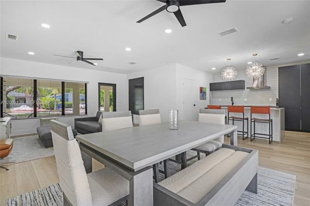 811 NE 17th Ct, Fort Lauderdale, FL 33305