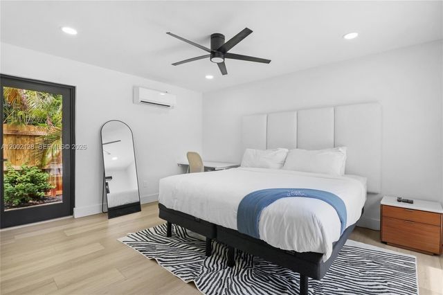 811 NE 17th Ct, Fort Lauderdale, FL 33305