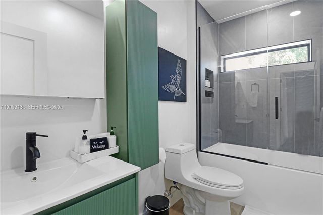 811 NE 17th Ct, Fort Lauderdale, FL 33305