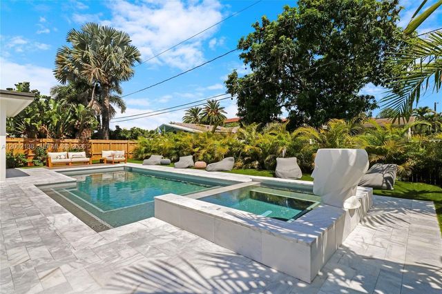 811 NE 17th Ct, Fort Lauderdale, FL 33305