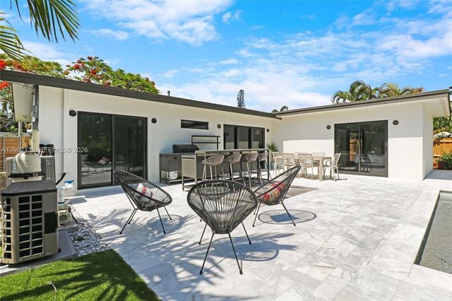 811 NE 17th Ct, Fort Lauderdale, FL 33305