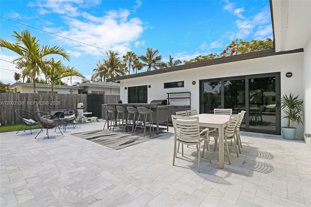 811 NE 17th Ct, Fort Lauderdale, FL 33305