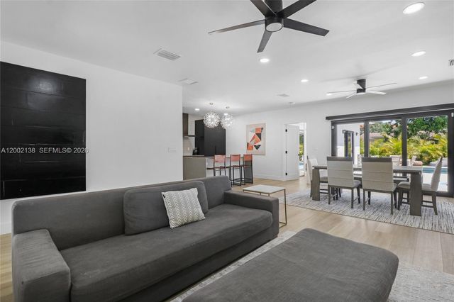 811 NE 17th Ct, Fort Lauderdale, FL 33305