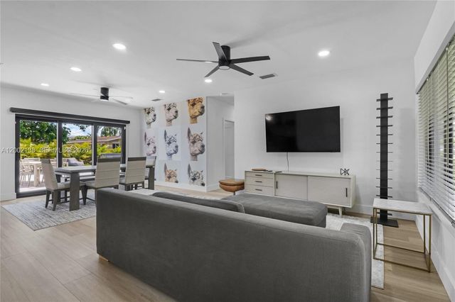 811 NE 17th Ct, Fort Lauderdale, FL 33305