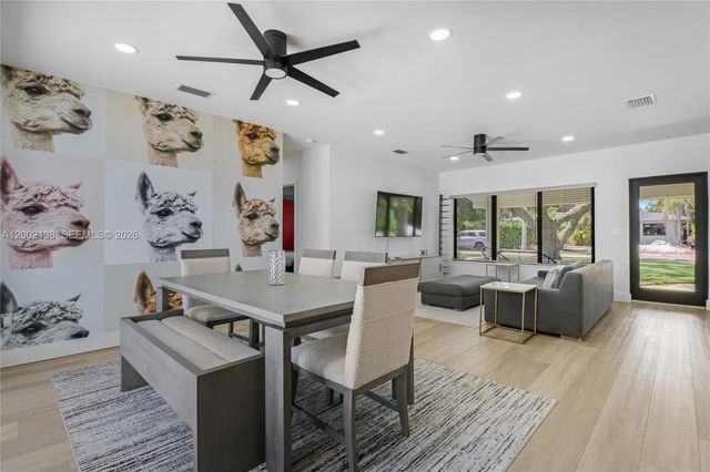 811 NE 17th Ct, Fort Lauderdale, FL 33305