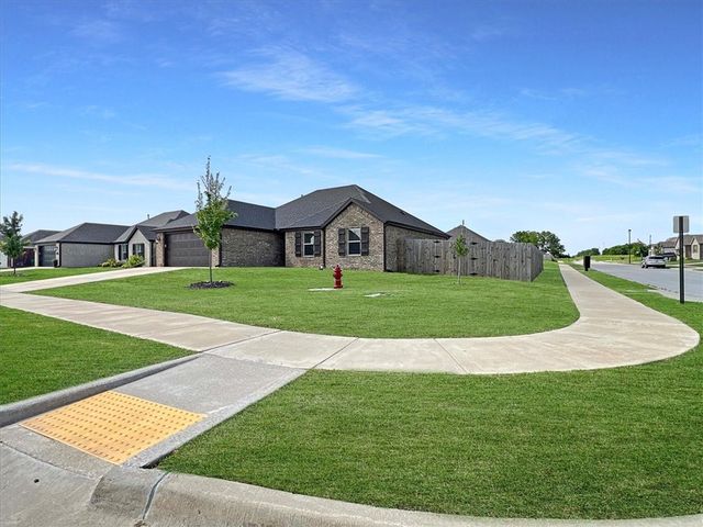 214 Pennsylvania Avenue, Farmington, AR 72730