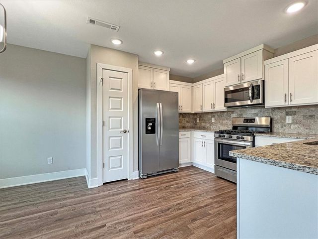 214 Pennsylvania Avenue, Farmington, AR 72730