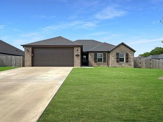 214 Pennsylvania Avenue, Farmington, AR 72730