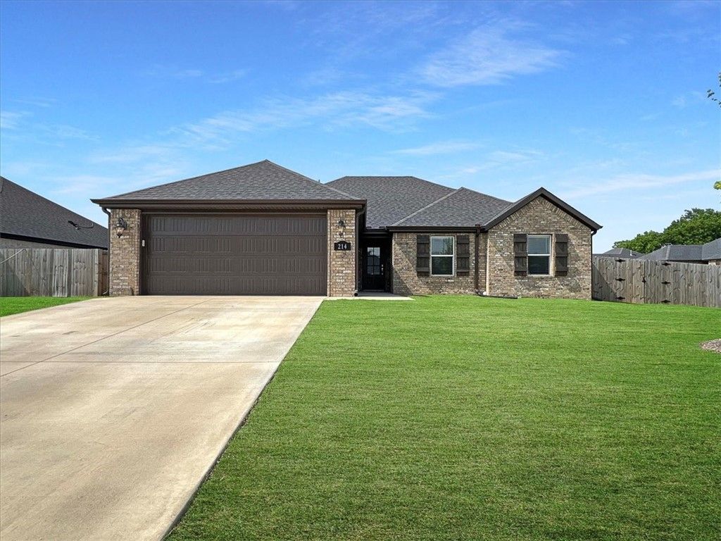 214 Pennsylvania Avenue, Farmington, AR 72730