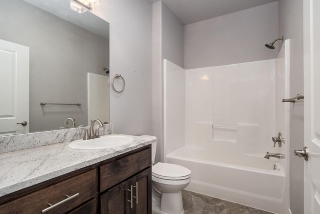 650 Golden Peak Drive, Central Point, OR 97502