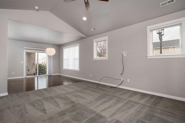 650 Golden Peak Drive, Central Point, OR 97502